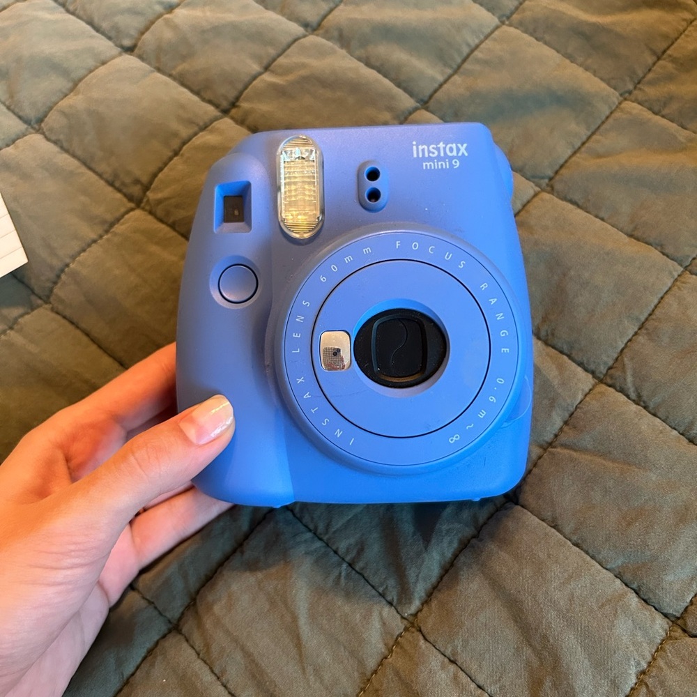 Instax Mini 9 in Vibrant Blue